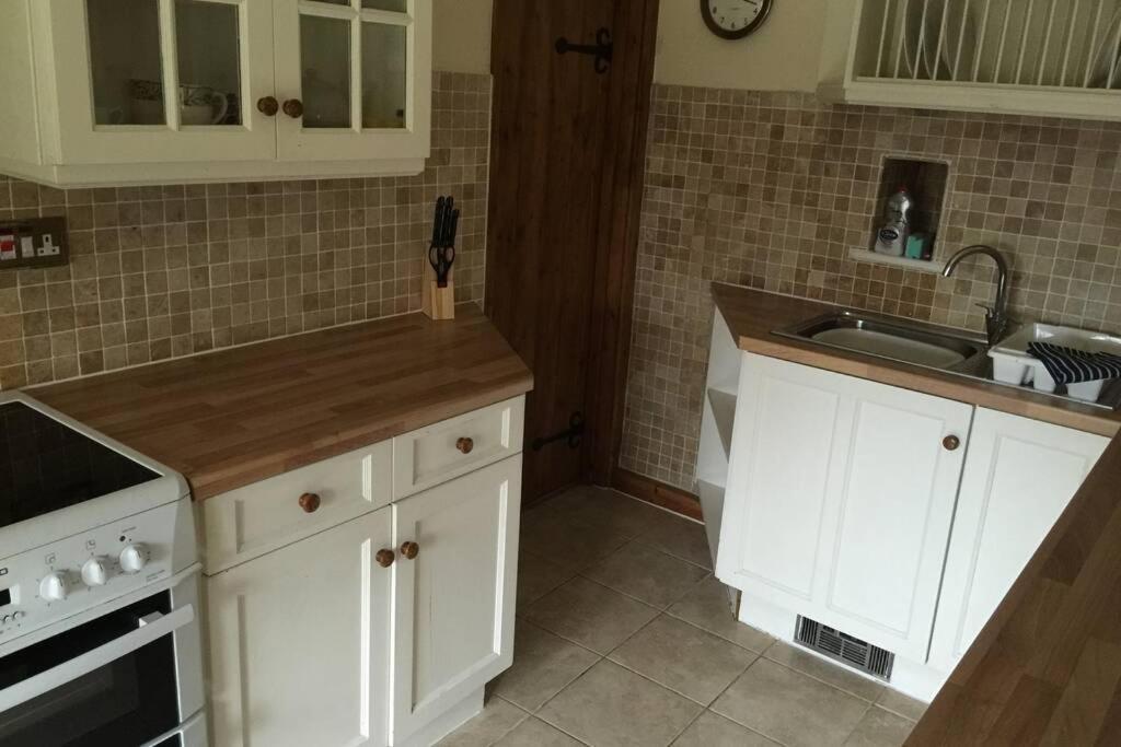 Hendre Fechan Cottage, Nr Barmouth, Pets Welcome, Beautiful Views.
