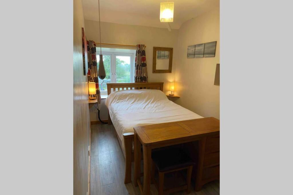 Hendre Fechan Cottage, Nr Barmouth, Pets Welcome, Beautiful Views. Apartment *
